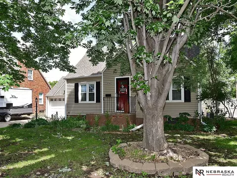 1716 Lincoln St, Beatrice, NE 68310