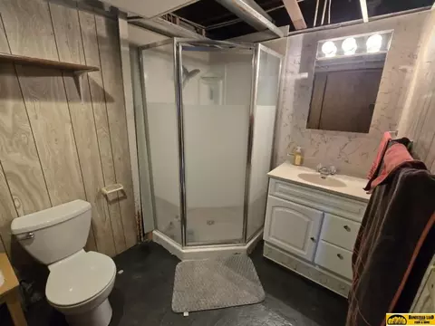 Bath - 714 N 10th St, Beatrice, NE 68310 photo 2 of 2