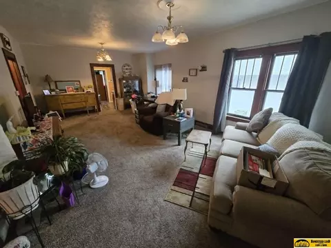 Living - 714 N 10th St, Beatrice, NE 68310 photo 1 of 2