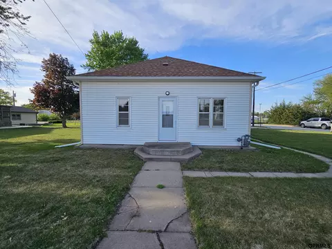 321 E Johnson St, Clay Center, NE 68933