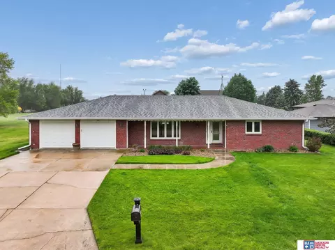 245 Circle Dr, Rising City, NE 68658