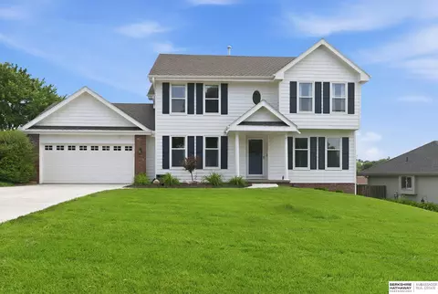 15817 N Cir, Omaha, NE 68135