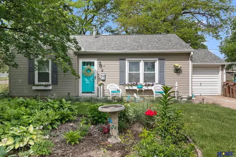 2945 S 42nd St, Lincoln, NE 68506