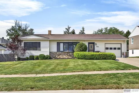 1222 Bellaire Blvd, Bellevue, NE 68005
