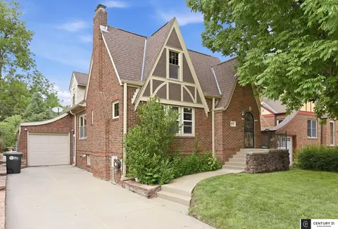 6028 Poppleton Ave, Omaha, NE 68106