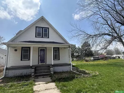 211 W Alexander St, Valley, NE 68064