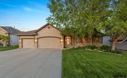 11617 S 201st St, Gretna, NE 68028