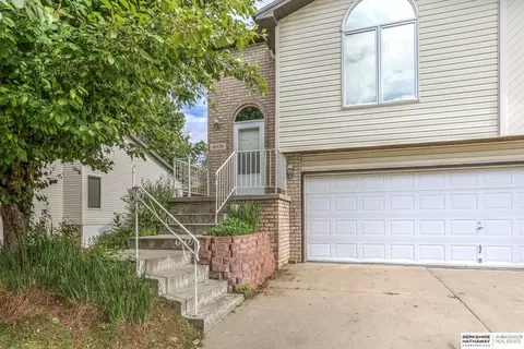 16556 Monroe St, Omaha, NE 68135