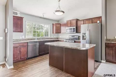Kitchen - 8315 N 150th St, Bennington, NE 68007 photo 1 of 2