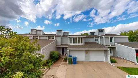 1407 W 40th St, Kearney, NE 68845