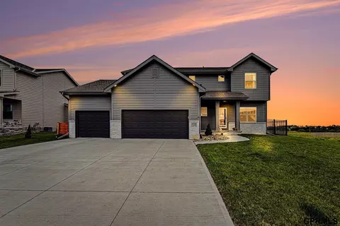 12119 S 109th St, Papillion, NE 68046