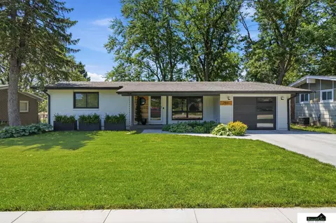 7441 Steinway Rd, Lincoln, NE 68505