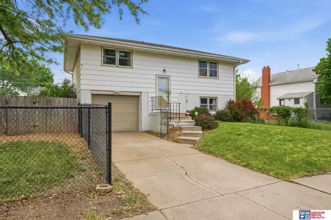 851 W Rose St, Lincoln, NE 68522