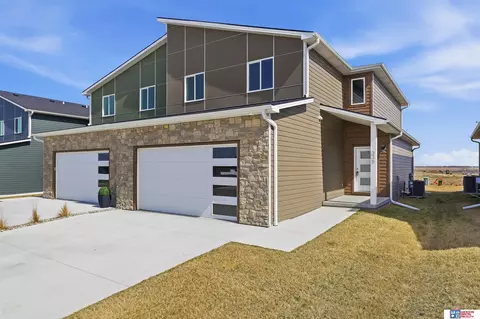 336 N 105th St, Lincoln, NE 68527