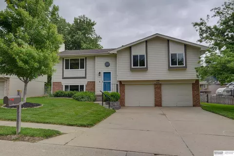 4805 N 127th St, Omaha, NE 68164