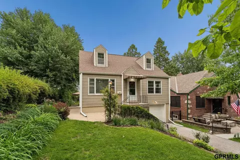 5028 Charles St, Omaha, NE 68132