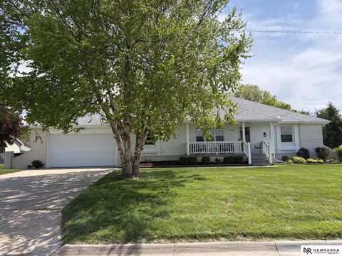 20711 Flavin St, Elkhorn, NE 68022