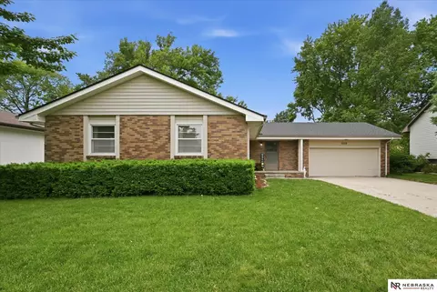 528 S 215th St, Elkhorn, NE 68022