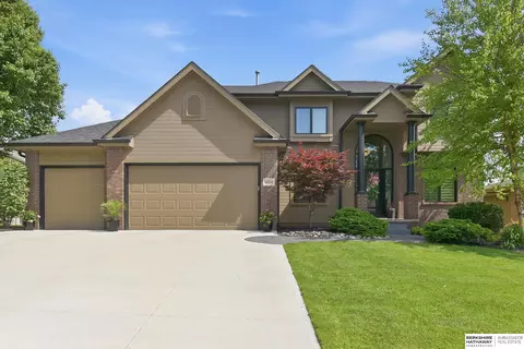 14725 Weber St, Bennington, NE 68007