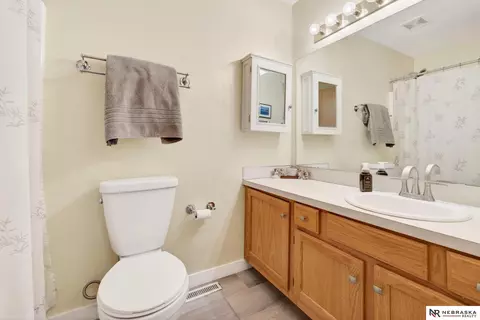 Bath - 1201 Devon Dr, Papillion, NE 68046 photo 1 of 2
