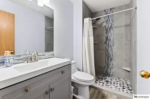 Bath - 1201 Devon Dr, Papillion, NE 68046 photo 2 of 2