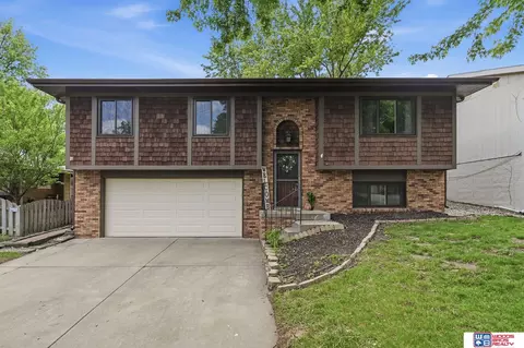 7341 Knox Ct, Lincoln, NE 68507