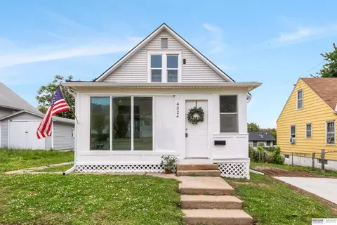 4324 Binney St, Omaha, NE 68111