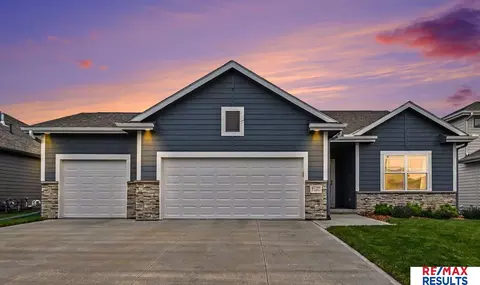 8127 S 196 St, Gretna, NE 68028