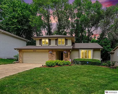 3202 Redwing Dr, Bellevue, NE 68123
