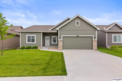 21117 Polk St, Elkhorn, NE 68022