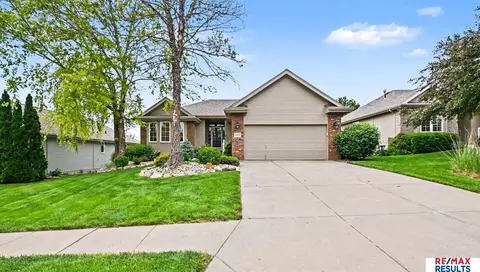 16218 Redwood St, Omaha, NE 68136