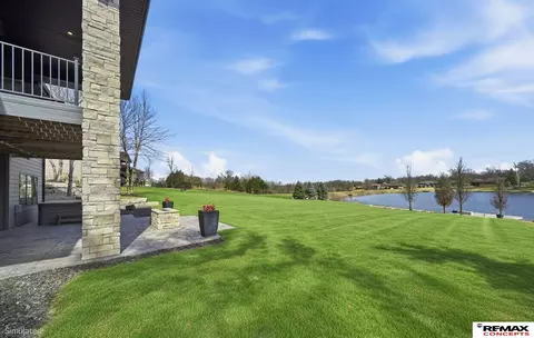 Exterior - 1310 Doyle Ln, Beatrice, NE 68310 photo 3 of 14