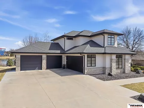 Exterior - 1310 Doyle Ln, Beatrice, NE 68310 photo 12 of 14