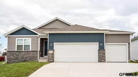 7820 N 170 St, Bennington, NE 68007
