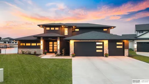 28502 Jessie Cir, Valley, NE 68064