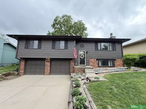 2107 Whitted Dr, Bellevue, NE 68123