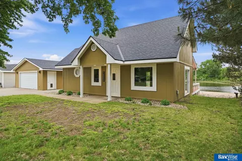 16003 Middle Island Dr, South Bend, NE 68058