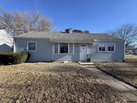 2106 Pine St, Fremont, NE 68025