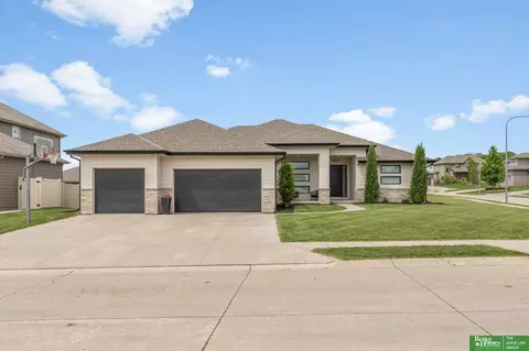 9036 N 172nd St, Bennington, NE 68007