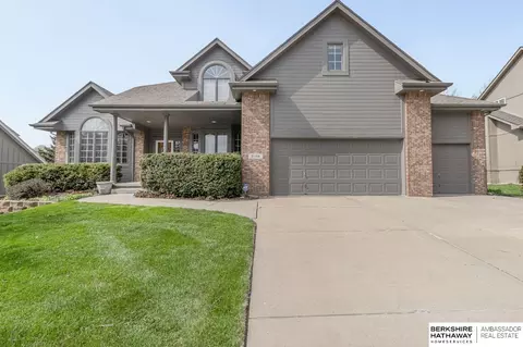 2106 S 185th St, Omaha, NE 68130