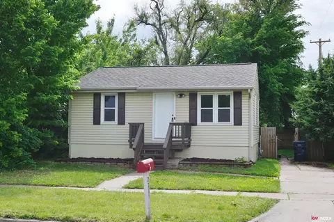 2715 N 35th St, Lincoln, NE 68504