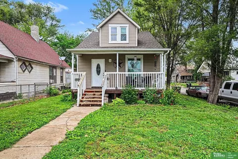 2850 Meredith Ave, Omaha, NE 68111