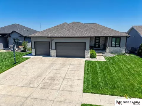 9746 S 79th St, Lincoln, NE 68516