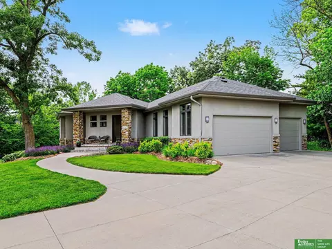 10238 N 29th Ct, Omaha, NE 68122