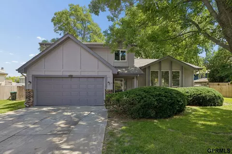 10754 Suffolk Cir, Omaha, NE 68127