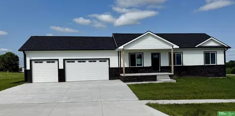 300 Jo Ln, Mccool Junction, NE 68401