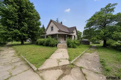 1400 6th St, Fairbury, NE 68352