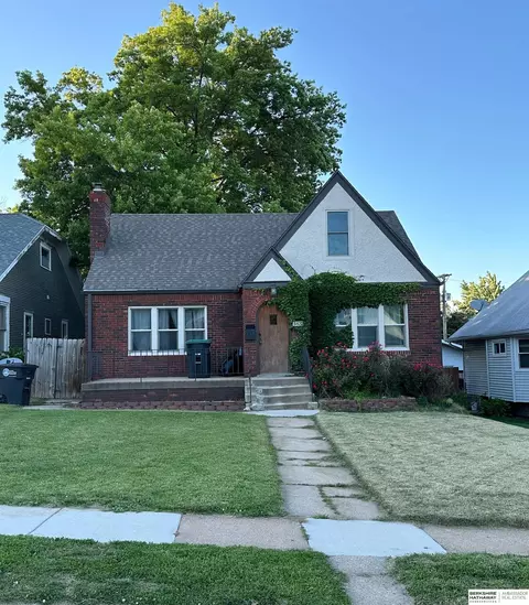 4832 Erskine St, Omaha, NE 68104