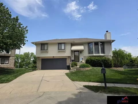 3306 S 152 Avenue Cir, Omaha, NE 68144