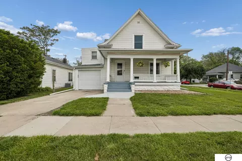 2144 S 13th St, Lincoln, NE 68502